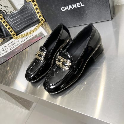 Chanel Early Spring Dance Shoes Series Small Round Toe Black Shiny Loafers Heel Height 3cm - Image 3