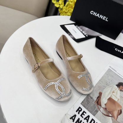 Chanel Spring/Summer Dancing Shoes Collection Apricot Hot Brick Loafers - Image 3