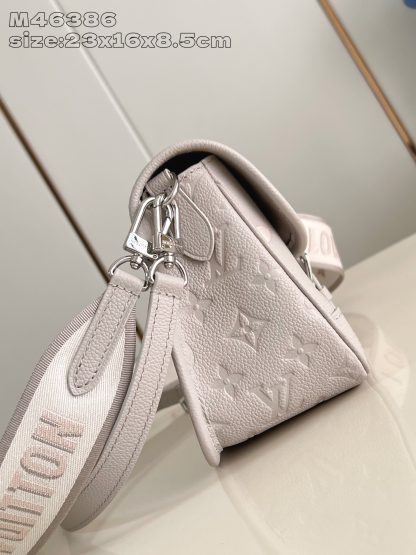 Louis Vuitton Diane Handbag - Image 3