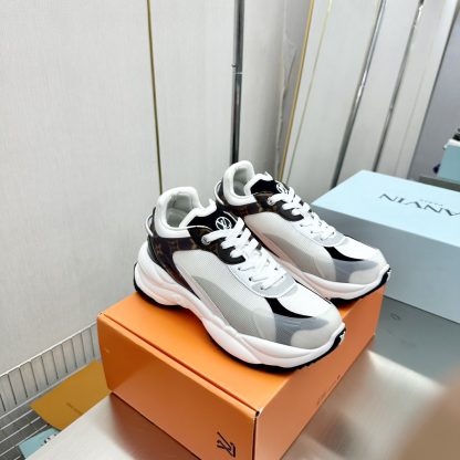 Louis Vuitton Run 55 sneakers - Image 3