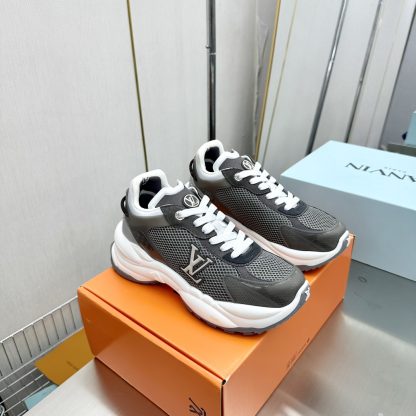 Louis Vuitton Run 55 sneakers - Image 3