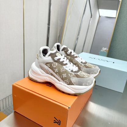 Louis Vuitton Run 55 sneakers - Image 3