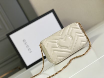 Gucci white chain bag - Image 3