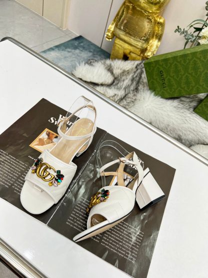 Gucci's new spring and summer rhinestone buckle round-toe thick-heeled sandals - Image 3
