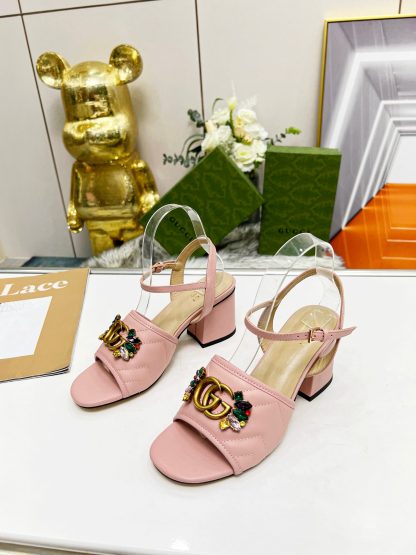 Gucci's new spring and summer rhinestone buckle round-toe thick-heeled sandals - Image 3