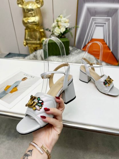 Gucci's new spring and summer rhinestone buckle round-toe thick-heeled sandals - Image 3