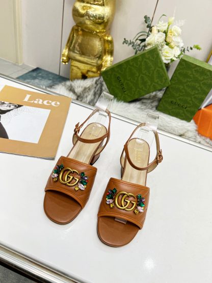 Gucci's new spring and summer rhinestone buckle round-toe thick-heeled sandals - Image 3