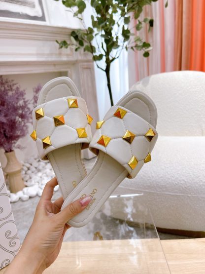 VALENTINO Elegant Studded Flat Sandals - Image 4