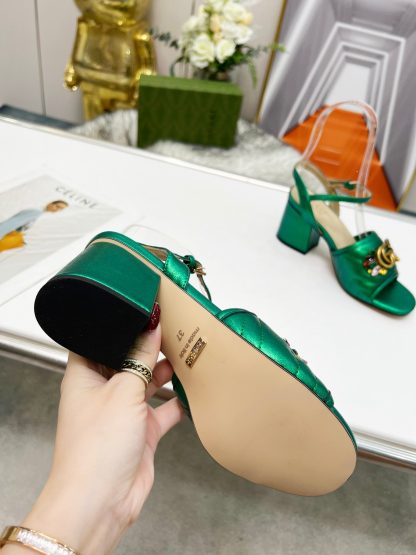 Gucci's new spring and summer rhinestone buckle round-toe thick-heeled sandals - Image 3