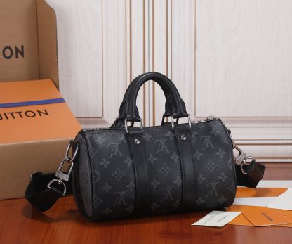 Louis Vuitton Keepall 25 Handbag - Image 3