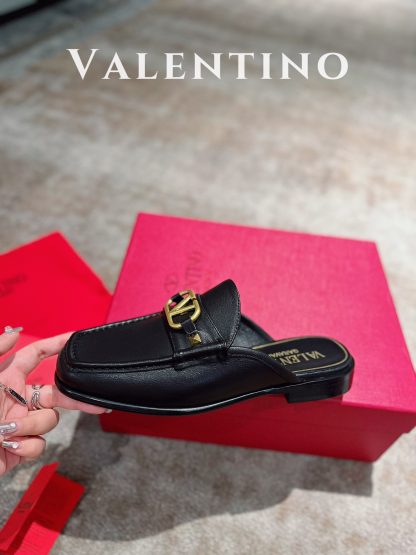 VALENTINO Fashion V Buckle Metal Element Open-Toed Sandals - Image 4