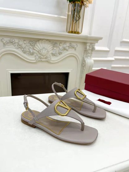 VALENTINO fashionable and versatile thong sandals
