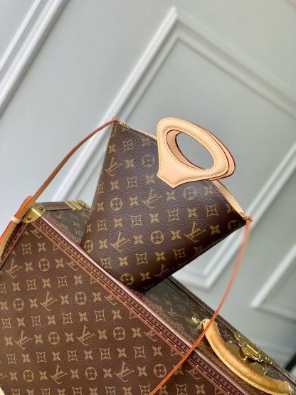 Louis Vuitton Spring/Summer Show Rivage BB Handbag - Image 3