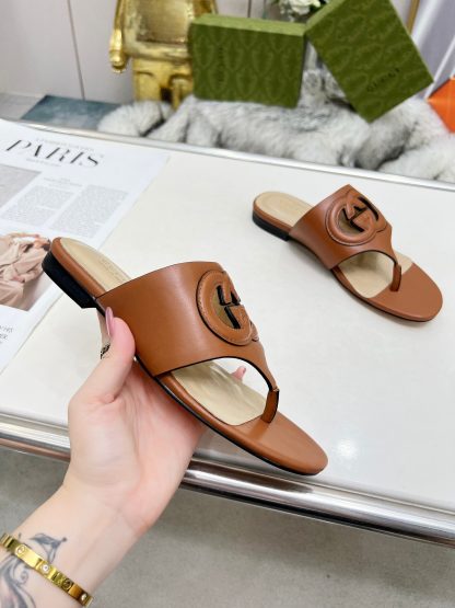 Gucci flip flops - Image 4