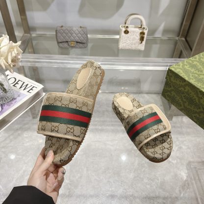 Gucci Unisex G Slippers - Image 3