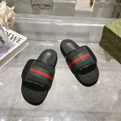 Gucci Unisex G Slippers - Image 3
