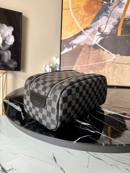 Louis Vuitton N47528 black large toiletry bag - Image 3