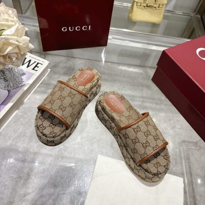 Gucci Women's New GG Platform Slide Sandals - Image 3