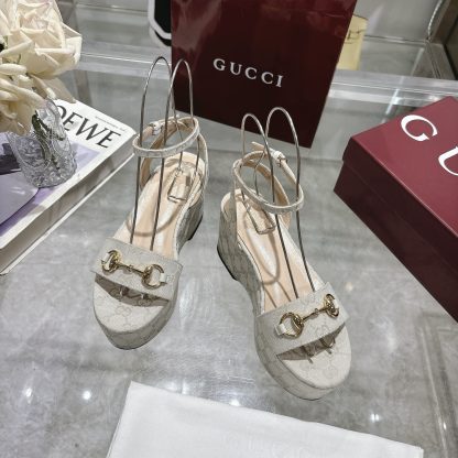 Gucci Women's Horsebit Flat Mid-Heel Platform Sandals - Image 3