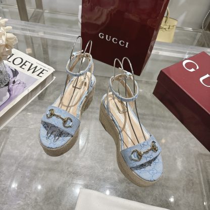Gucci Women's Horsebit Flat Mid-Heel Platform Sandals - Image 3