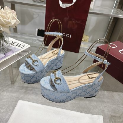 Gucci Women's Horsebit Flat Mid-Heel Platform Sandals - Image 3