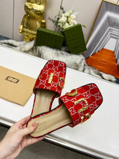 Gucci women's flat slippers - Image 3