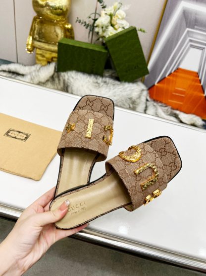 Gucci women's flat slippers - Image 3