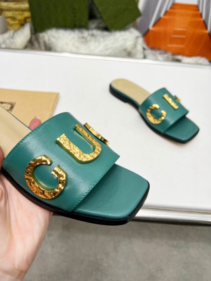 Gucci women's flat slippers - Image 3