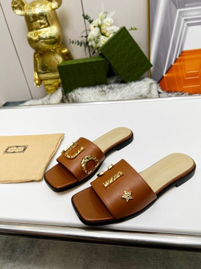 Gucci women's flat slippers - Image 3