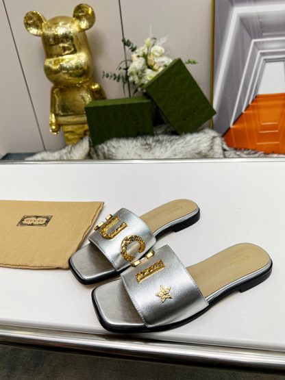 Gucci women's flat slippers - Image 3