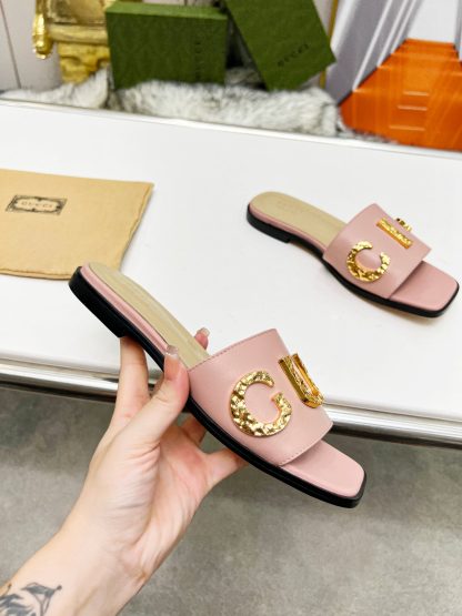 Gucci women's flat slippers - Image 4