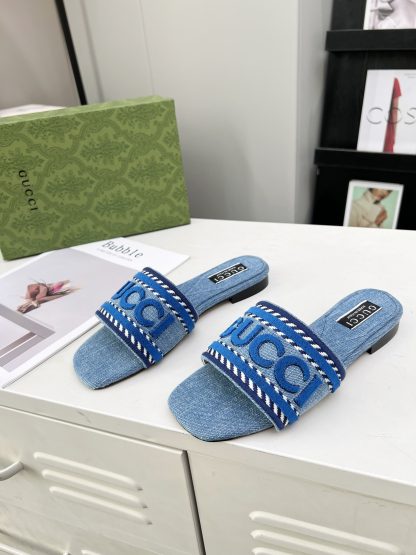 Gucci women's flat slippers - Image 4