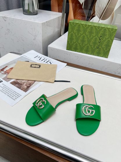 Gucci women's flat slippers - Image 3
