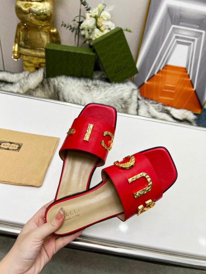 Gucci women's flat slippers - Image 3