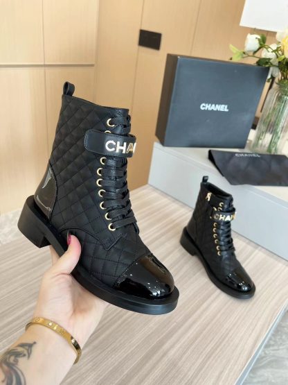 Chanel's latest black Martin boots for autumn and winter - Image 3