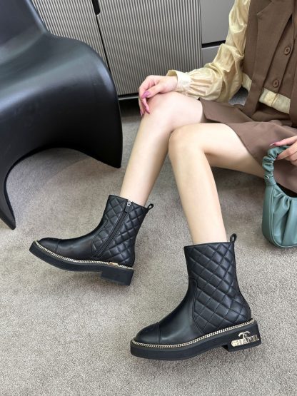 Chanel autumn and winter new black fashionable simple boots - Image 2