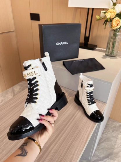Chanel autumn and winter worth a pair of white Martin boots - Image 3