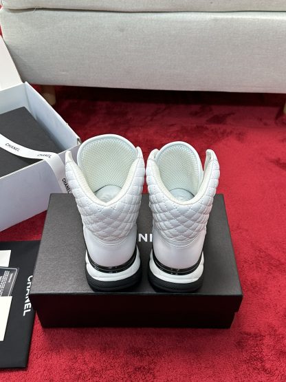 Chanel Early Autumn New Diamond Panda White Sneakers - Image 3