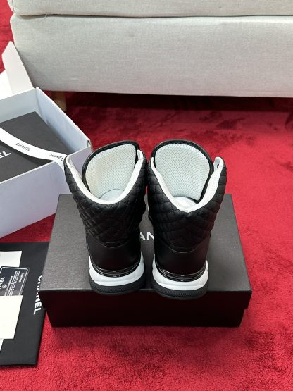 Chanel Early Autumn New Diamond Panda Black and White Sneakers - Image 3