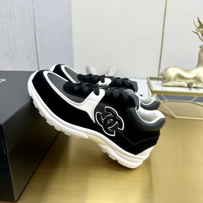 Chanel classic black and white versatile casual sneakers - Image 3