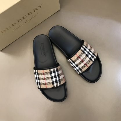 Burberry Casual Classic Men's Slippers - Image 3