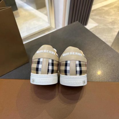 Burberry low-top sneakers - Image 4