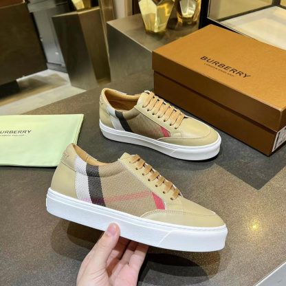 Burberry low-top sneakers - Image 3