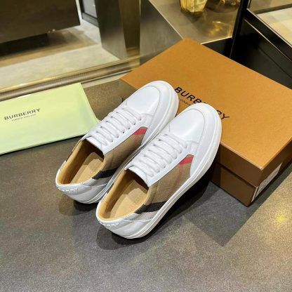 Burberry low-top sneakers - Image 3