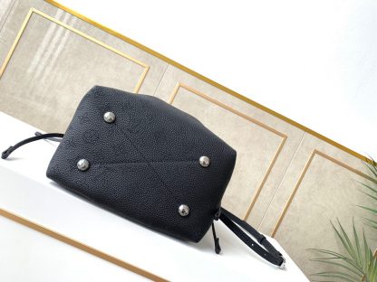 Louis Vuitton m57201 grey leather bag - Image 3