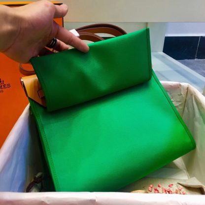 Hermes green low-key not dull lightweight waterproof messenger bag size 31cm - Image 3