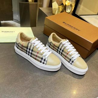 Burberry Classic Low-Top Sneaker