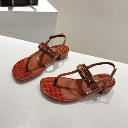 Christian Louboutin red-soled women's thong low-heeled sandals - Image 3