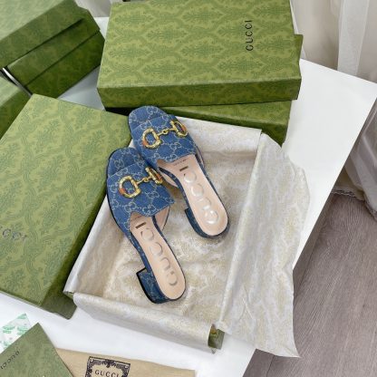 Gucci horsebit shallow design with square toe and three-dimensional square heel slippers - Image 4