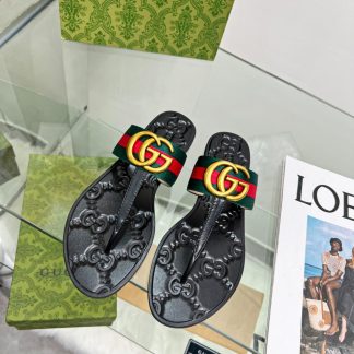 Gucci flat flip flops